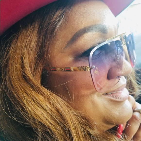 Meet your Posher, Dee-dee - Picture 2 of 13